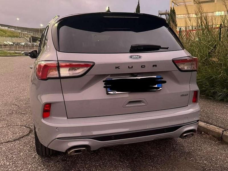 Usata Ford Kuga 152 CV (111 kW) 2023 Grigio SUV