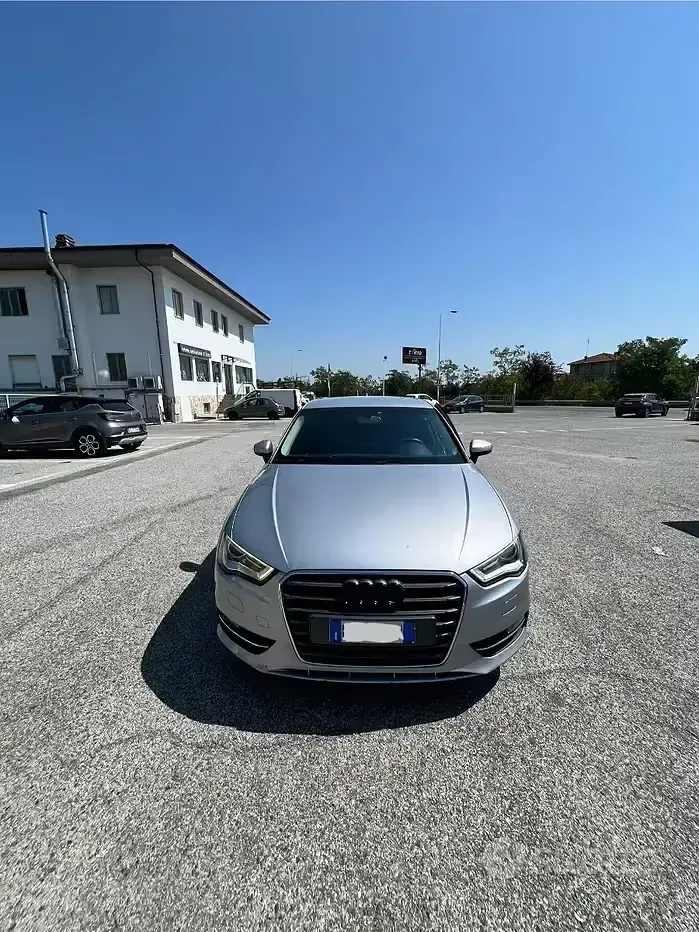 Usata Audi A3 Attraction 110 CV (80 kW) 2014 Grigio Berlina