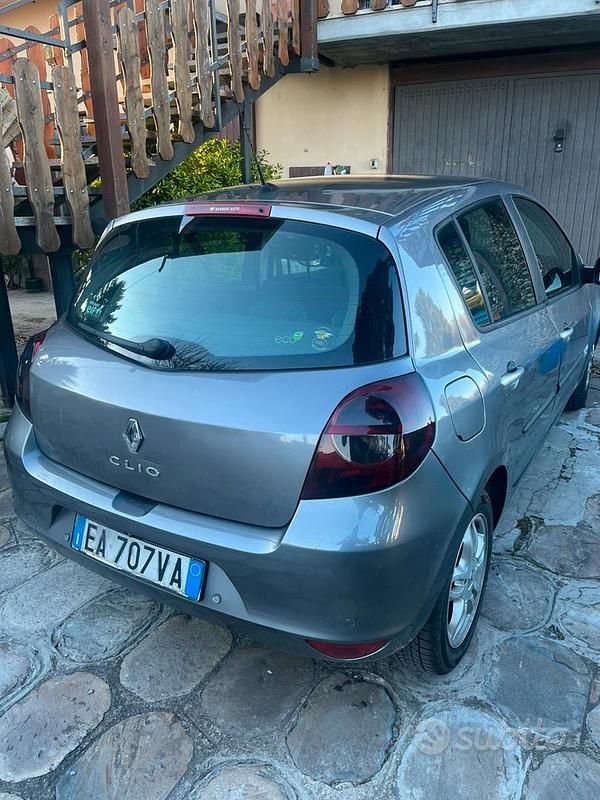Usata Renault Clio II 2010 Grigio Berlina