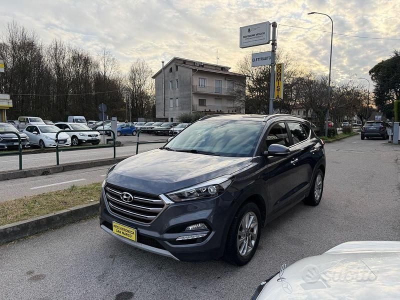 Usata Hyundai Tucson Xpossible 141 CV (103 kW) 2016 Grigio SUV
