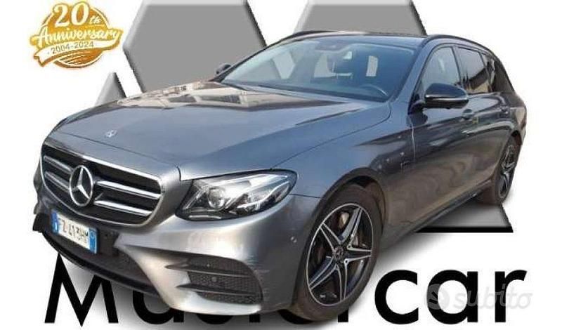 Usata Mercedes E300 Premium 194 CV (142 kW) 2019 Grigio Station wagon
