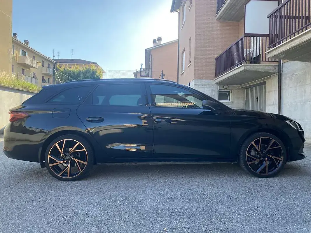 Usata Seat Leon FR 150 CV (110 kW) 2021 Nero Station wagon