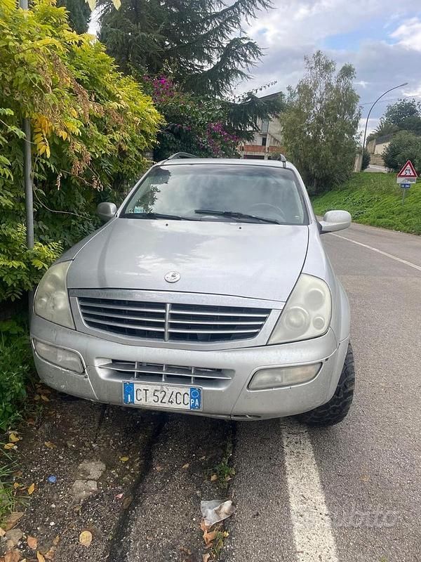 Usata Ssangyong (KGM) Rexton 165 CV (121 kW) 2005 Argento SUV
