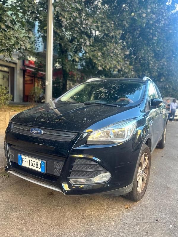 Usata Ford Kuga S 120 CV (88 kW) 2016 Nero SUV