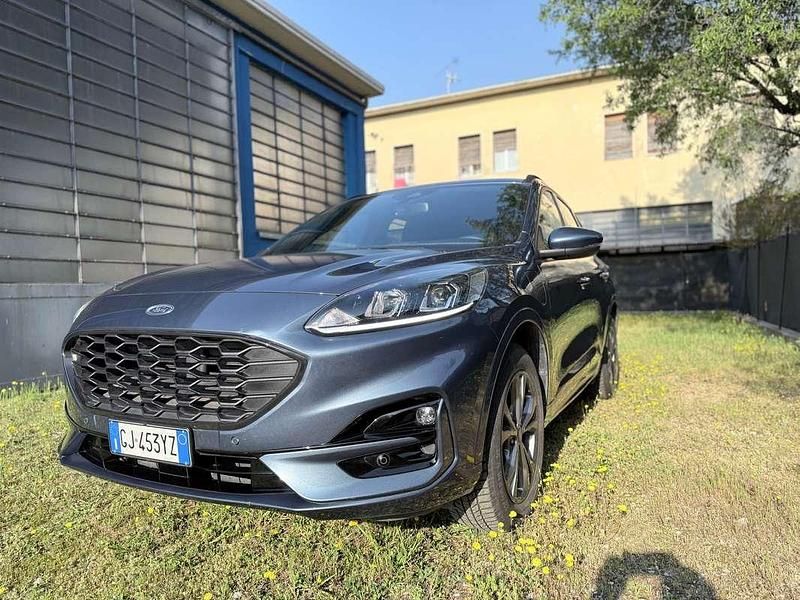 Usata Ford Kuga ST-Line 152 CV (111 kW) 2022 Blu/azzurro SUV