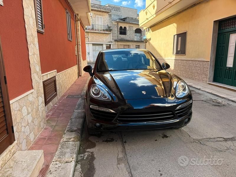 Usata Porsche Cayenne 245 CV (180 kW) 2012 Nero SUV