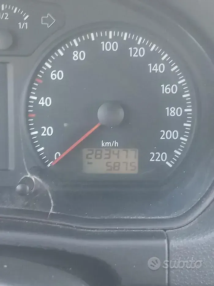 Usata VW Polo 64 CV (47 kW) 2005 Grigio Utilitaria