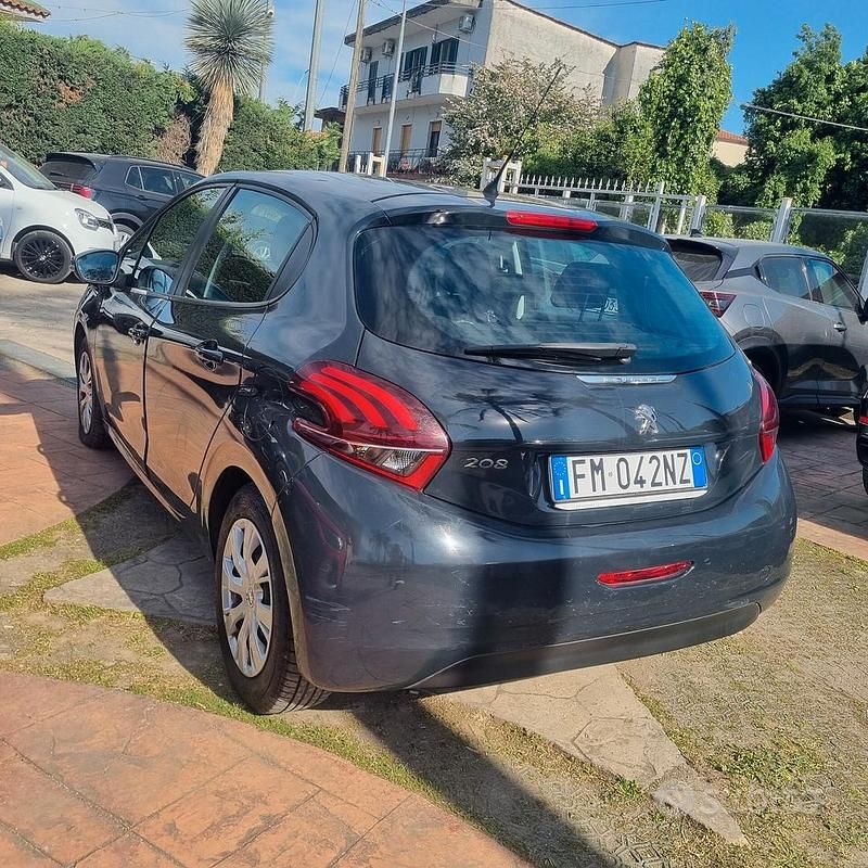 Usata Peugeot 208 Active 82 CV (60 kW) 2018 Grigio Utilitaria