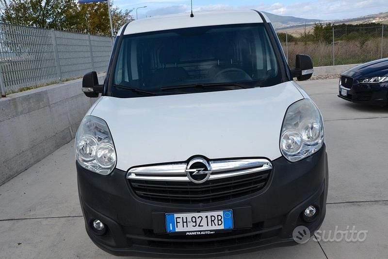 Usata Opel Combo 120 CV (88 kW) 2017 Bianco Furgone