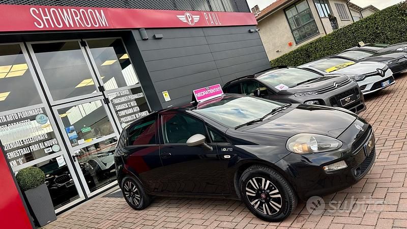 Usata Fiat Punto Street 69 CV (50 kW) 2014 Nero Berlina