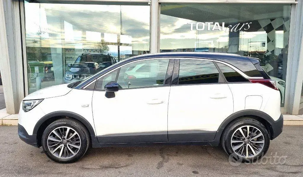 Usata Opel Crossland X Ultimate 131 CV (96 kW) 2018 Bianco pastello SUV