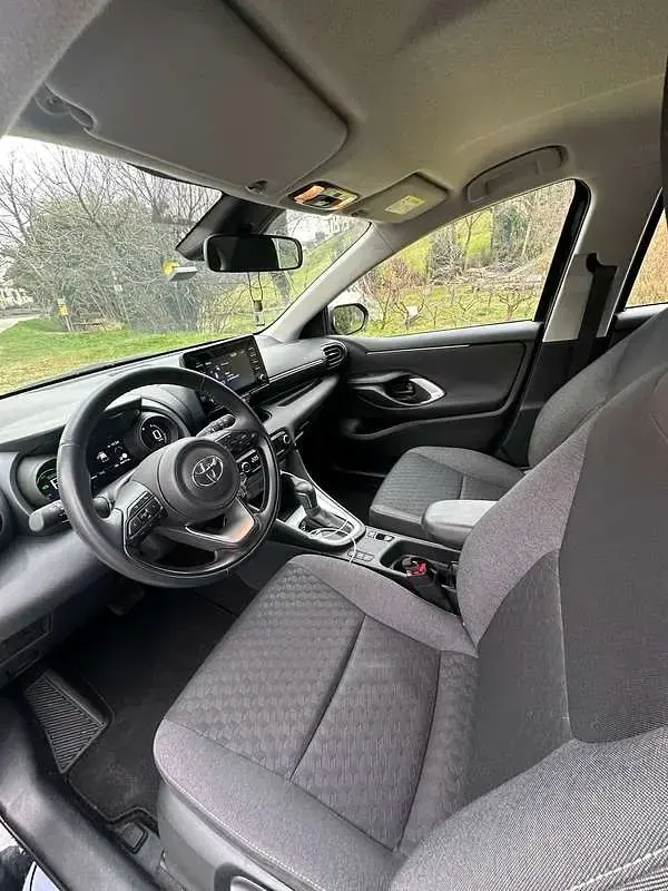 Usata Toyota Yaris Hybrid Business Edition 92 CV (67 kW) 2023 Nero Berlina