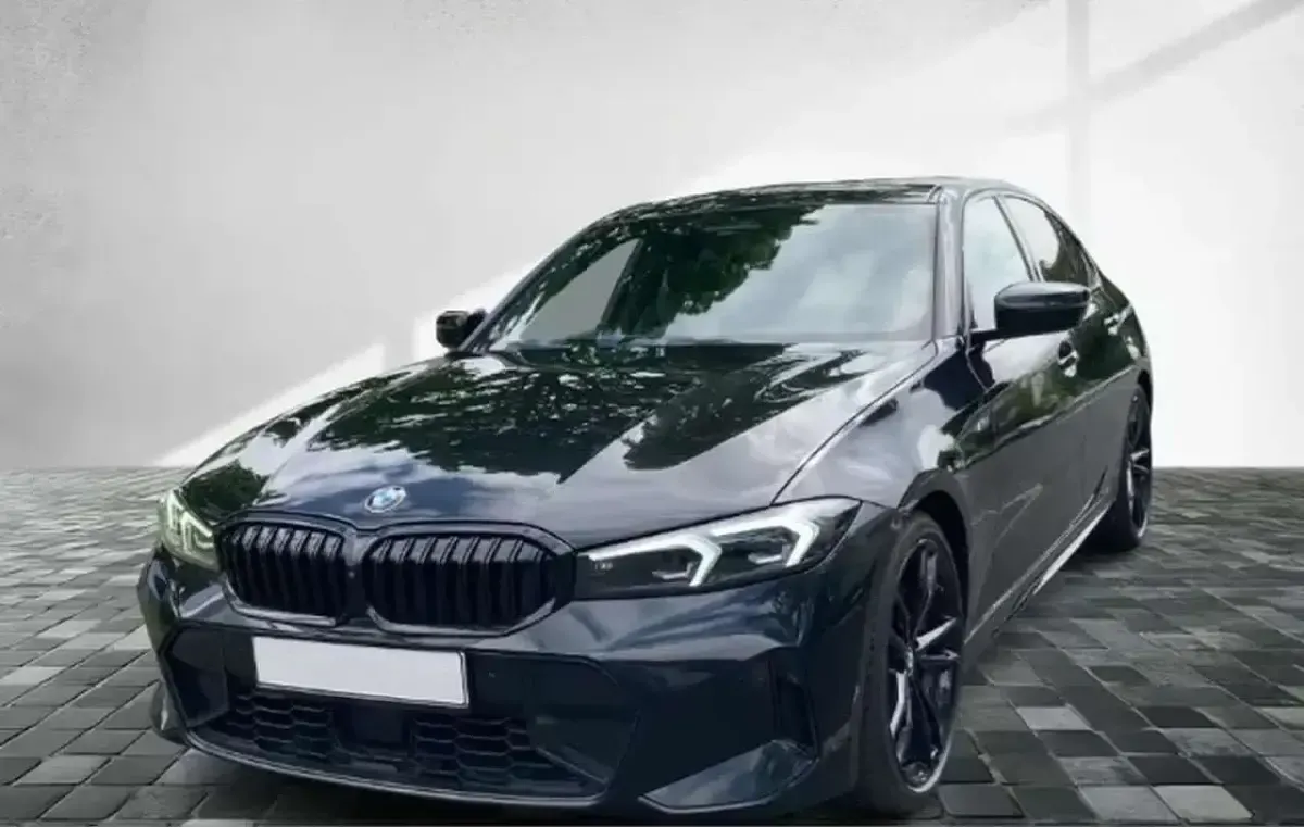 Usata BMW 330 M Sport 245 CV (180 kW) 2024 Black sapphire metallic Berlina