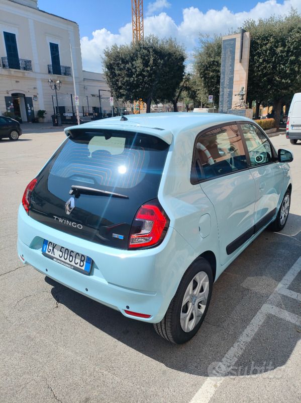 Usata Renault Twingo 60 kW (82 CV) 2022 Blu Utilitaria