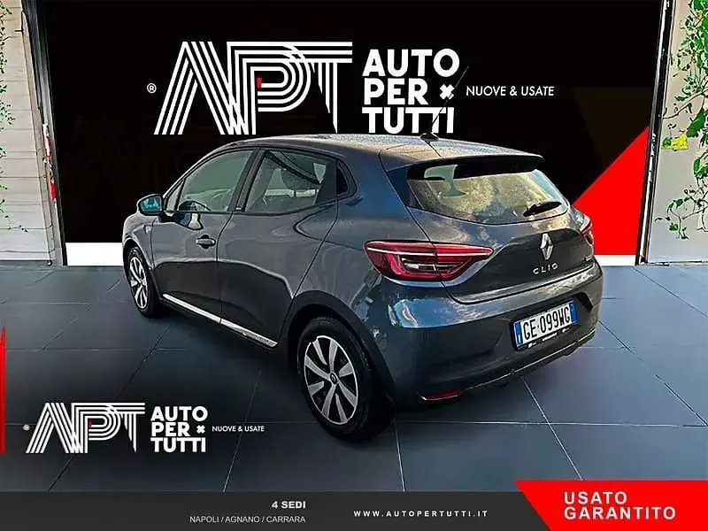 Usata Renault Clio Zen 140 CV (102 kW) 2021 Argento Utilitaria