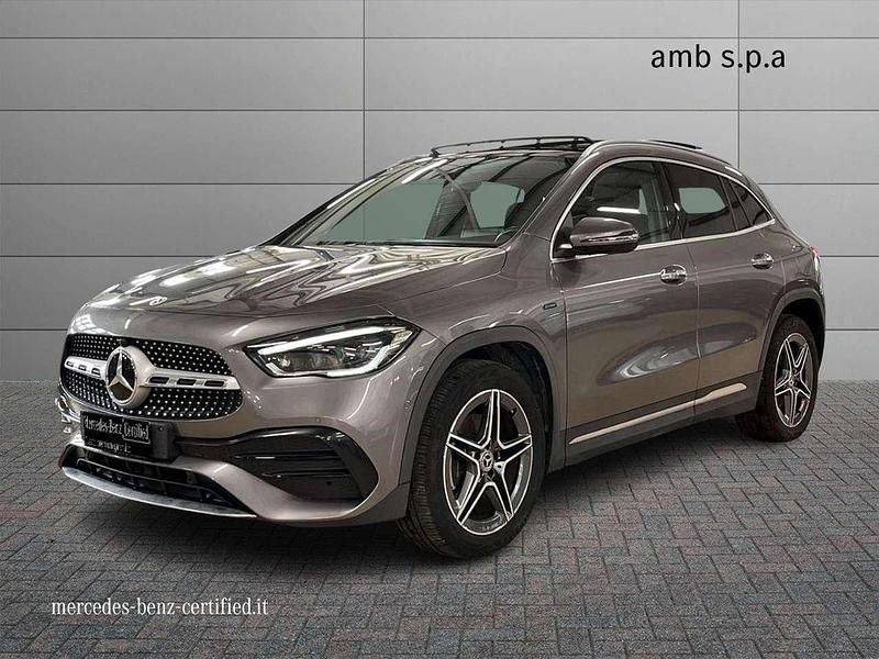 Grigio scuro Usata 2021 Mercedes GLA250 Premium SUV | 37.500 € - Immagine 1/4