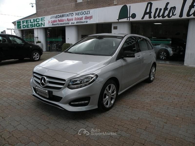 Usata Mercedes B180 AMG 109 CV (80 kW) 2016 Argento Monovolume