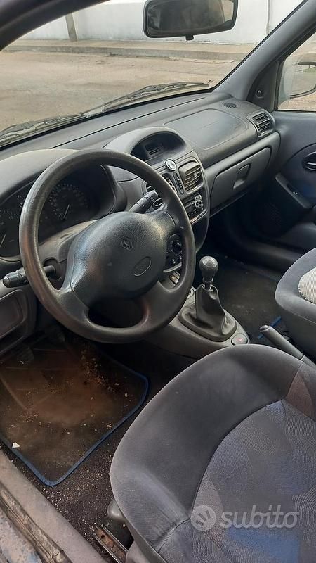 Usata Renault Clio II 1999 Utilitaria