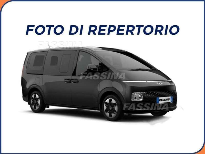 Grigio Usata 2023 Hyundai Staria Monovolume | 46.950 € - Immagine 1/4