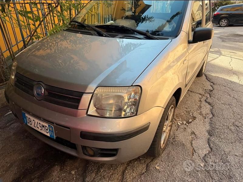Usata Fiat Panda 69 CV (50 kW) 2006 Grigio Utilitaria