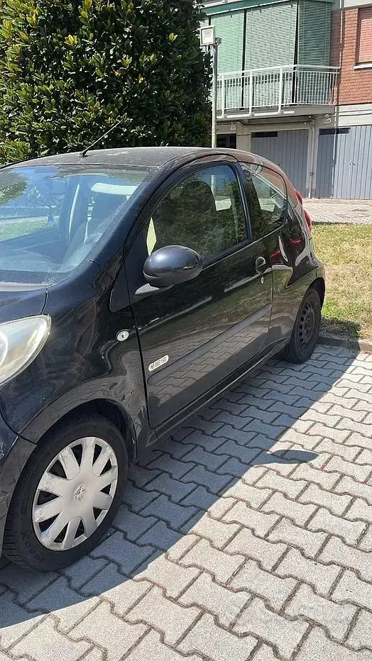 Usata Peugeot 107 68 CV (50 kW) 2007 Nero Utilitaria