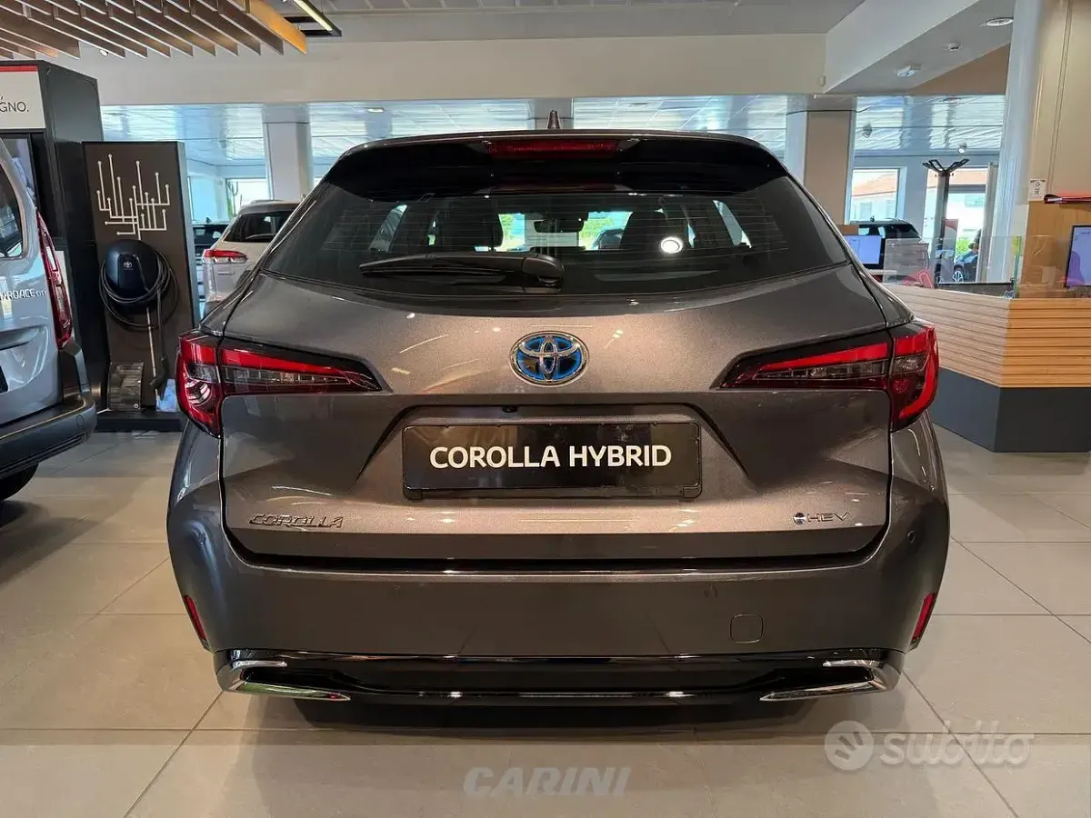 Nuova Toyota Corolla Active 98 CV (72 kW) 2026 Grigio Station wagon