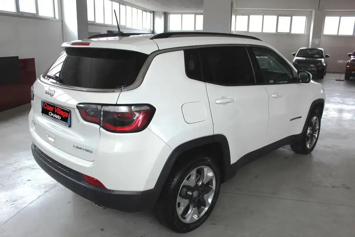 Usata Jeep Compass Limited 140 CV (102 kW) 2018 Bianco SUV