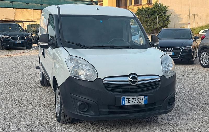 Usata Opel Combo 105 CV (77 kW) 2015 Bianco Monovolume