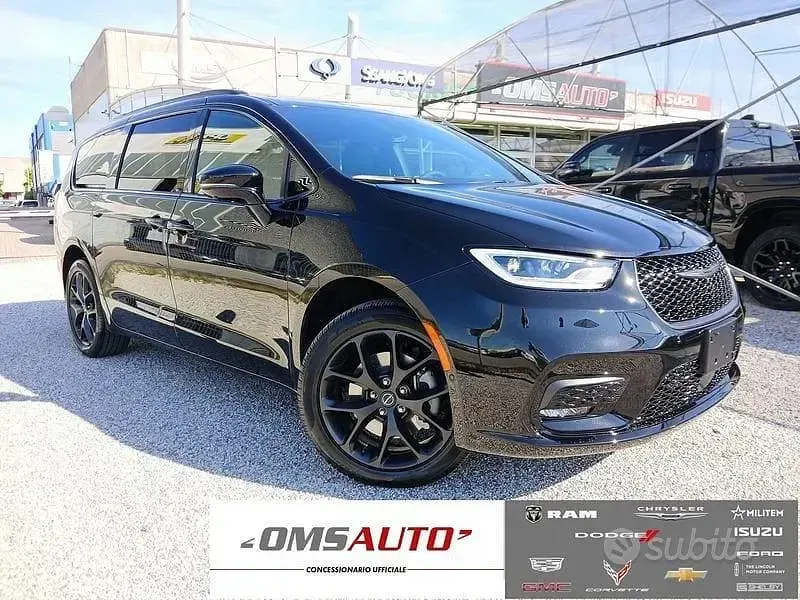 Usata Chrysler Pacifica Limited 291 CV (214 kW) 2026 Furgone