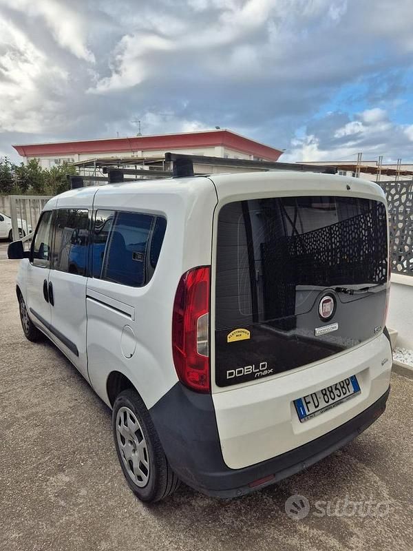 Usata Fiat Doblò 90 CV (66 kW) 2016 Bianco Monovolume
