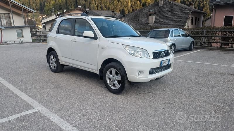 Usata Daihatsu Terios HIRO 86 CV (63 kW) 2009 Bianco SUV