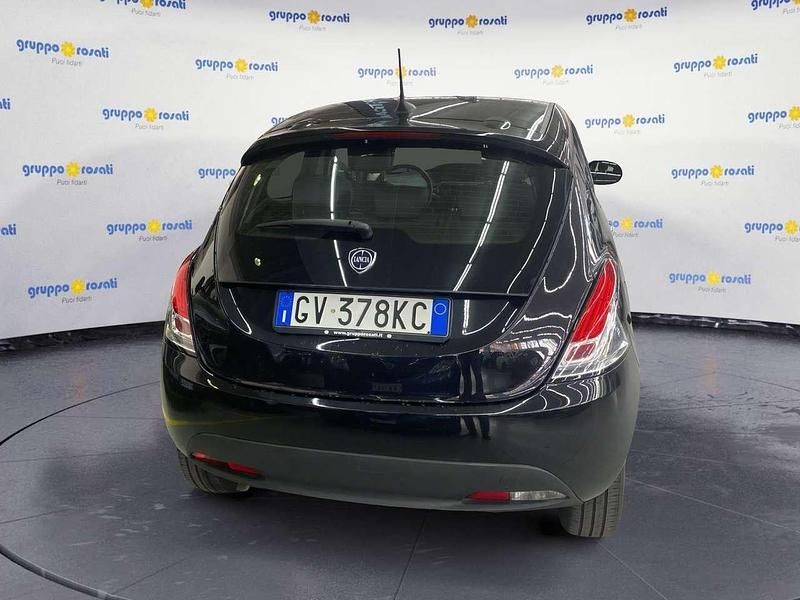 Usata Lancia Ypsilon Gold 69 CV (50 kW) 2024 Nero Utilitaria