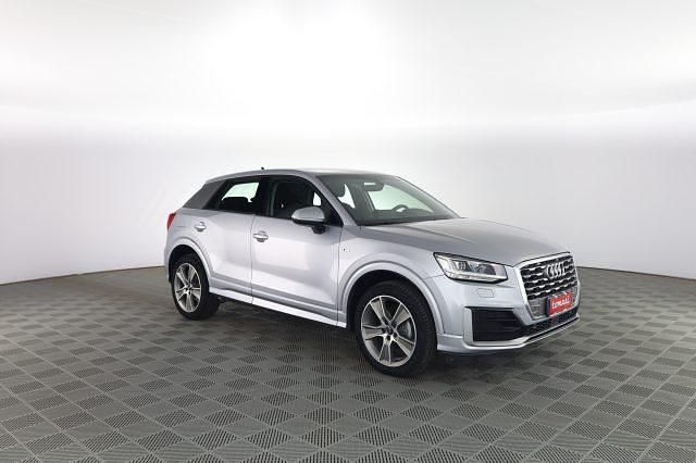 Usata Audi Q2 S-Line 116 CV (85 kW) 2020 Argento floret SUV
