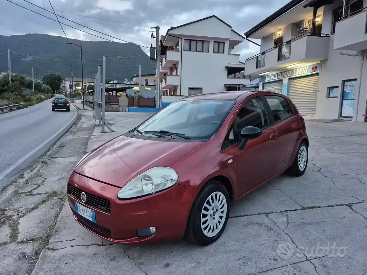 Usata Fiat Grande Punto Dynamic 65 CV (47 kW) 2007 Utilitaria