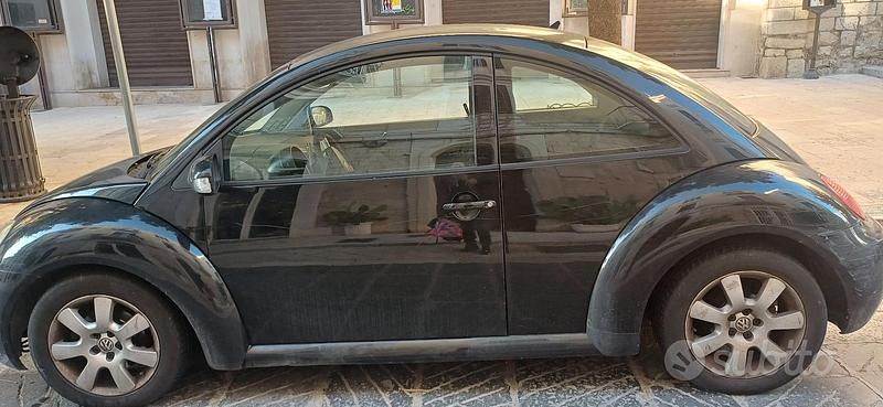 Usata VW New Beetle 105 CV (77 kW) 2003 Nero Utilitaria