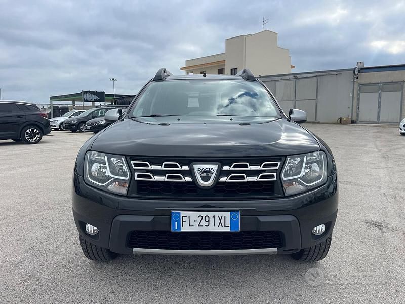 Usata Dacia Duster Lauréate 110 CV (80 kW) 2017 Grigio SUV
