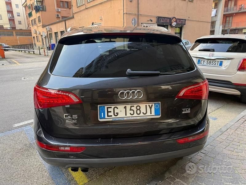 Usata Audi Q5 143 CV (105 kW) 2011 Grigio SUV