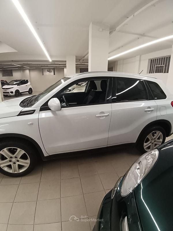 Usata Suzuki Vitara 120 CV (88 kW) 2018 Bianco SUV