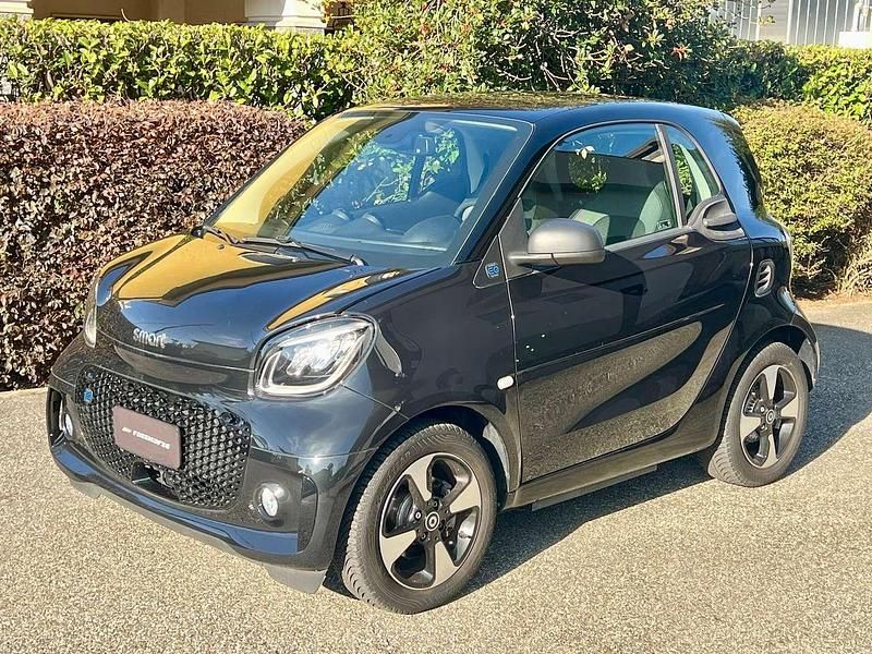 Nero Usata 2021 Smart ForTwo Electric Drive Due volumi | 12.800 € (Buon prezzo) - Immagine 1/4