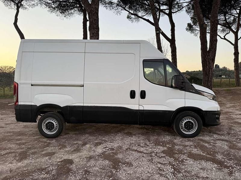 Usata Iveco Daily 116 CV (85 kW) 2020 Bianco Furgone