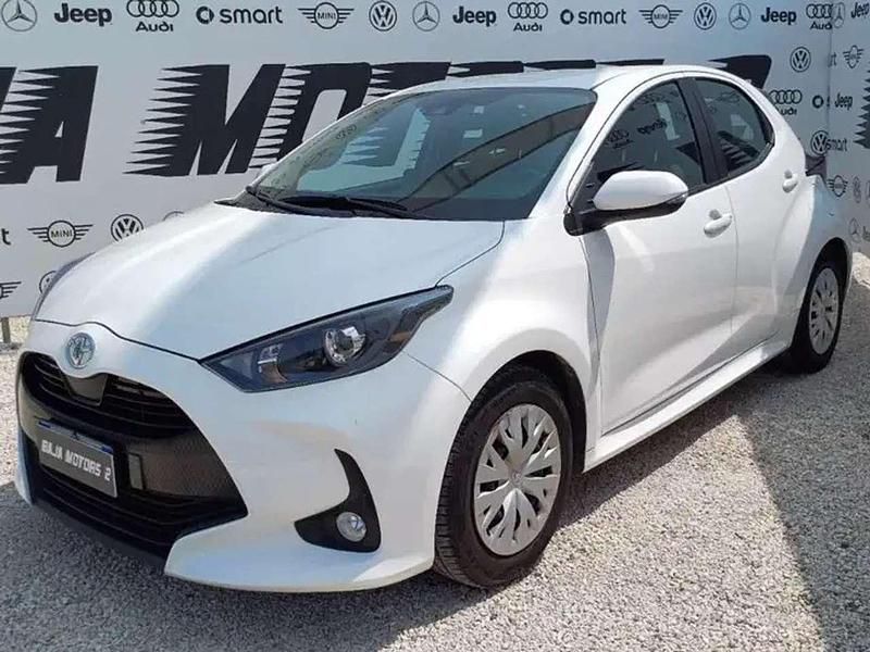Usata Toyota Yaris Active 72 CV (52 kW) 2022 Bianco Utilitaria