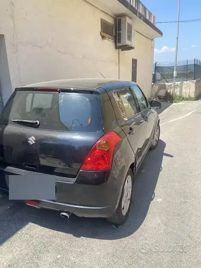 Usata Suzuki Swift 92 CV (67 kW) 2005 Nero Utilitaria