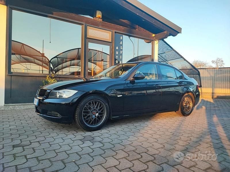 Usata BMW 320 Efficient Dynamics 150 CV (110 kW) 2005 Nero Berlina