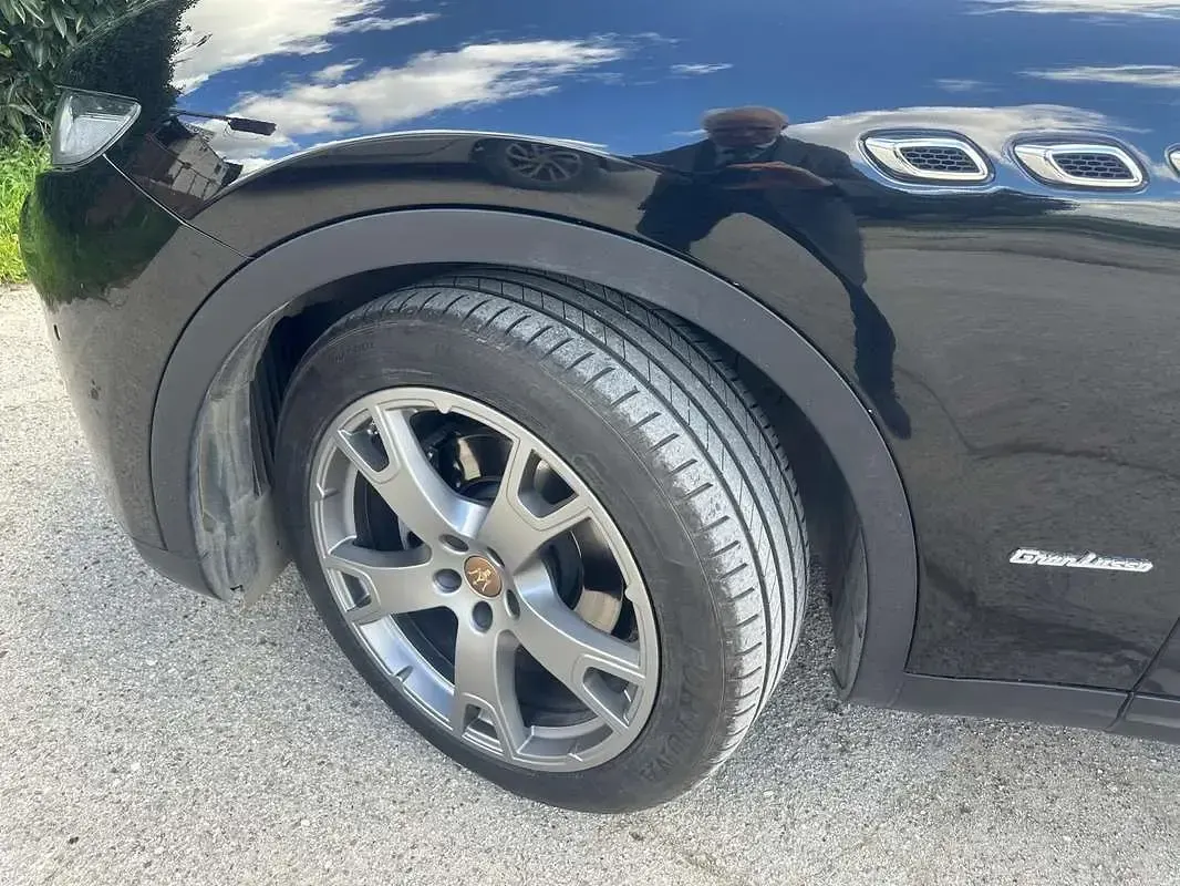 Usata Maserati Levante 275 CV (202 kW) 2018 Nero SUV
