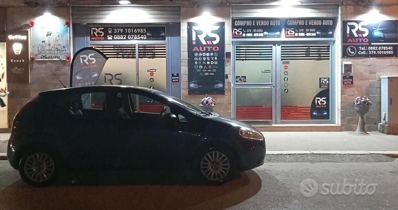 Usata Fiat Grande Punto Dynamic 65 CV (47 kW) 2008 Blu Utilitaria