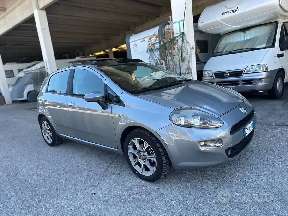 Usata Fiat Punto Lounge 105 CV (77 kW) 2012 Grigio Utilitaria