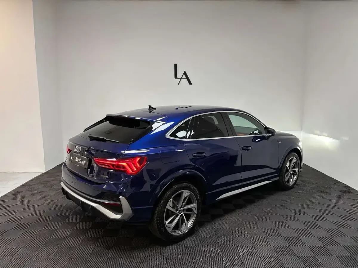 Usata Audi Q3 Sportback S-Line 150 CV (110 kW) 2021 Blu/azzurro SUV