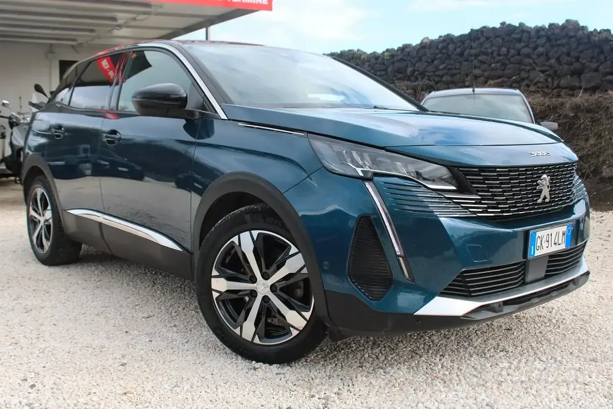 Usata Peugeot 3008 GT 131 CV (96 kW) 2022 Blu SUV