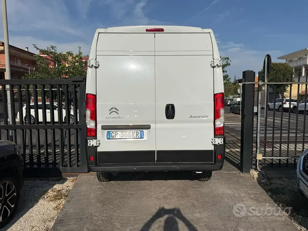 Usata Citroën Jumper 140 CV (102 kW) 2023 Bianco Monovolume