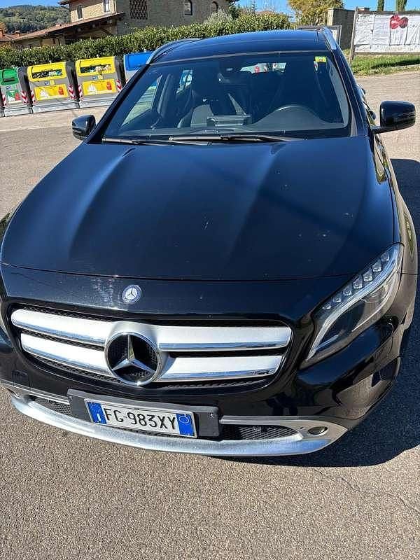 Usata Mercedes GLA220 Executive 170 CV (125 kW) 2016 Nero SUV